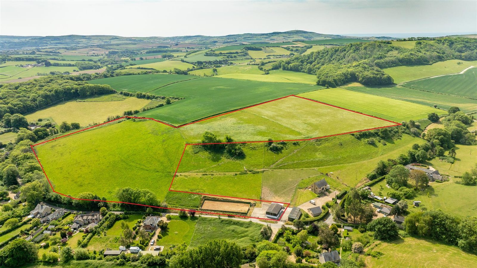 18.33 ACRES, OUTBUILDINGS AND SAND SCHOOL – Newbarn Lane, Gatcombe