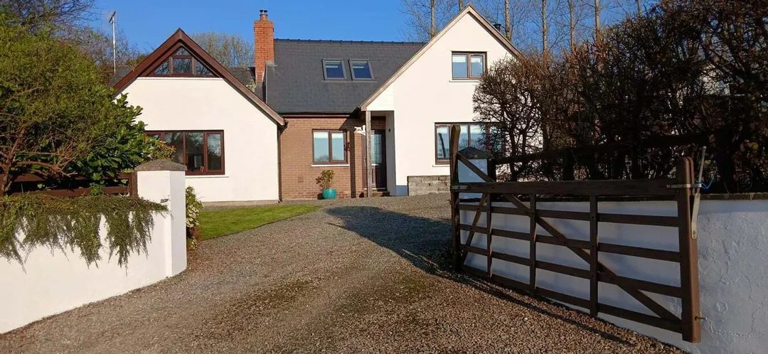 Llandysul: detached house with outbuildings