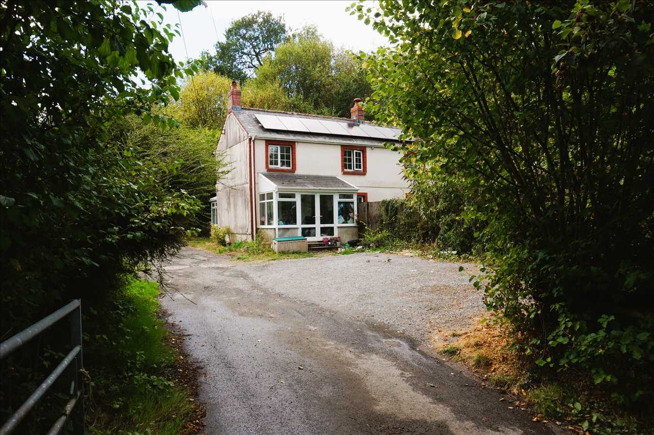 Pantyblodau Road, Blaenau