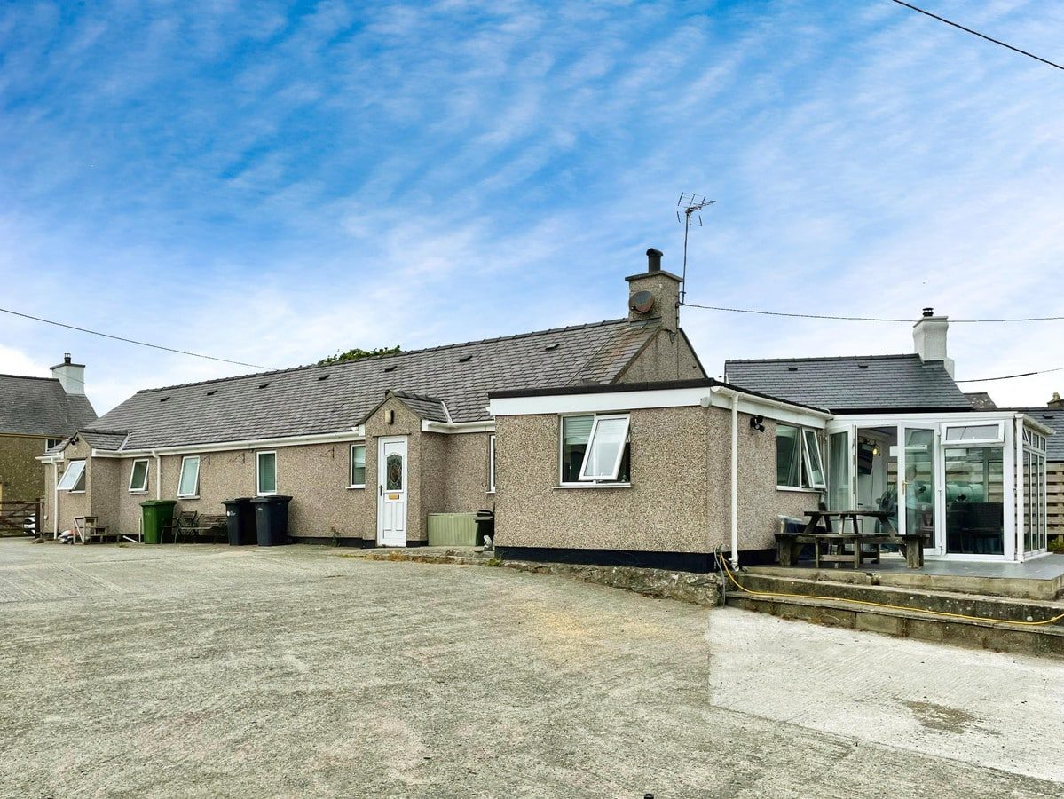 Elim, Llanddeusant, Anglesey, LL65