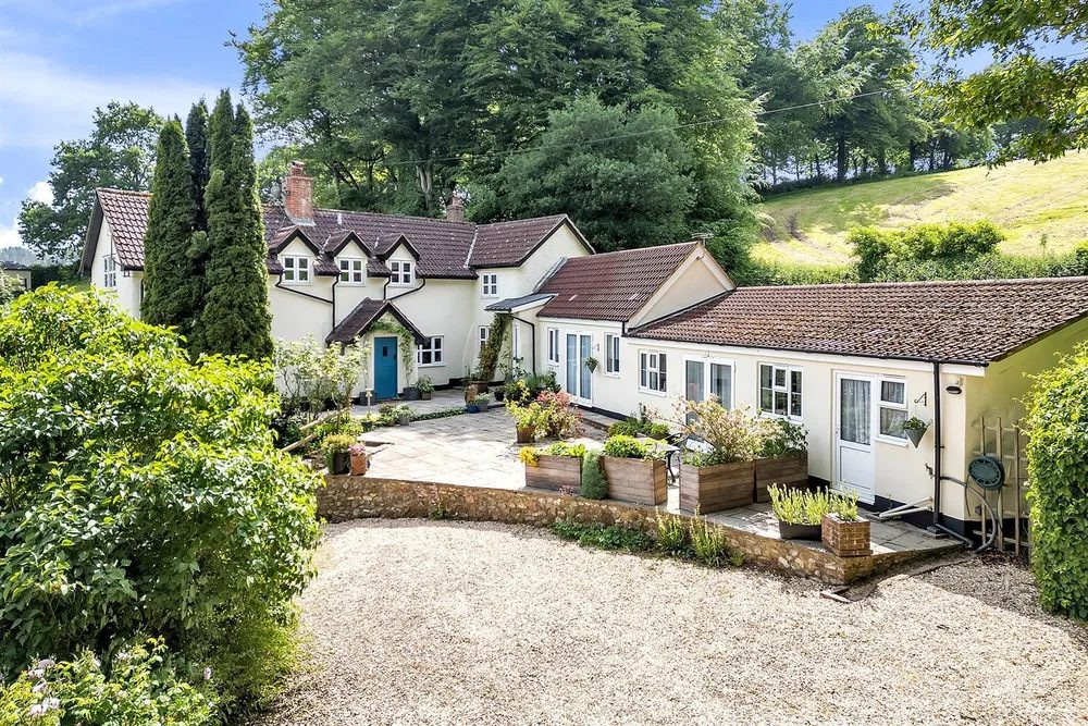 Equestrian with outbuildings in Colyton