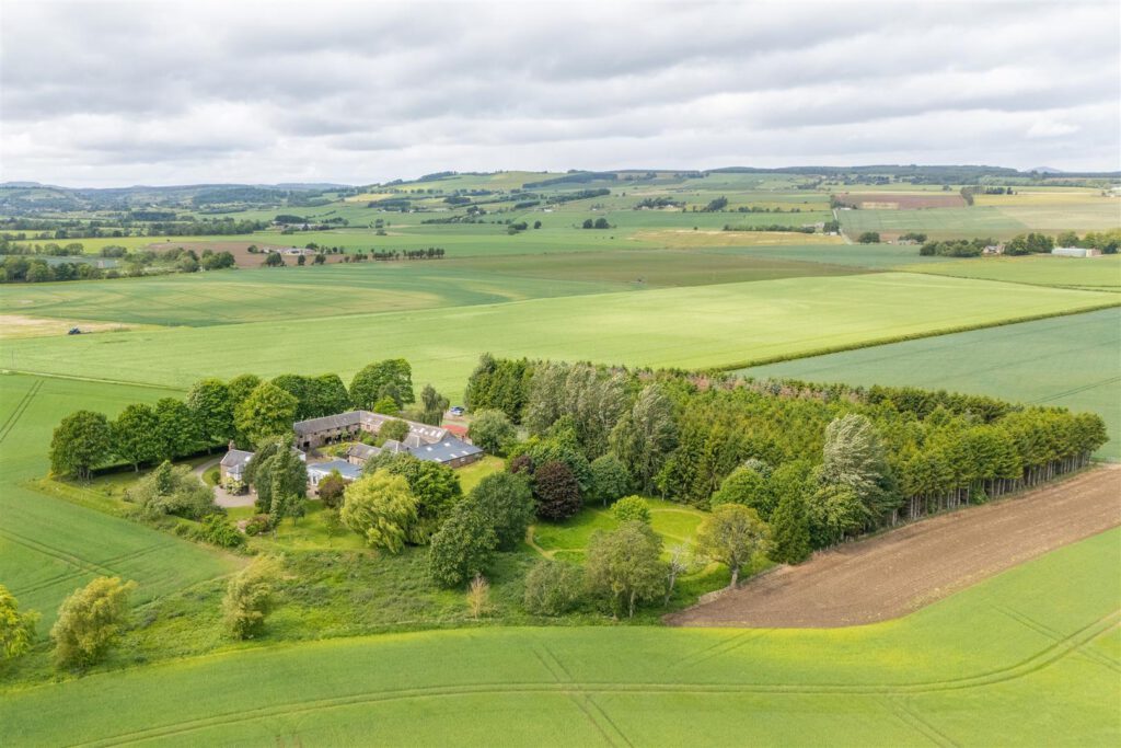 Blairgowrie: house with paddocks