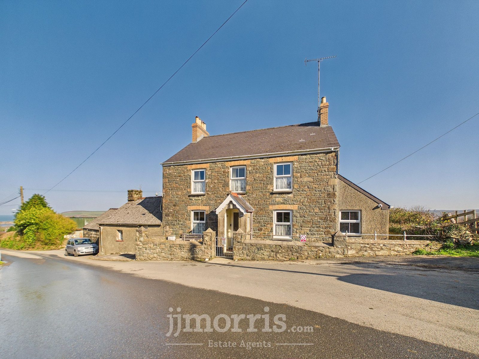 Newport: house with outbuildings