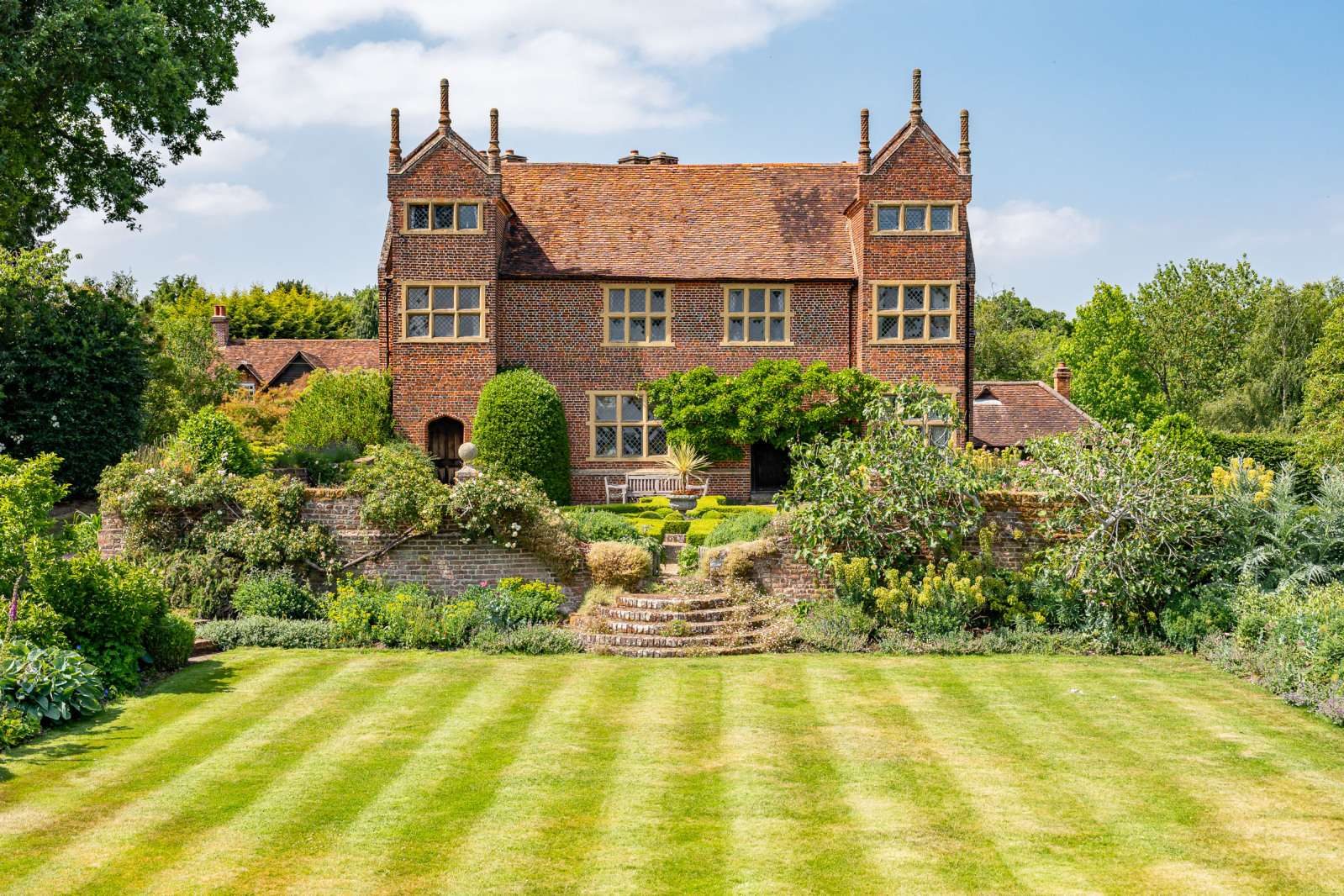 Welwyn: grade II* listed country house