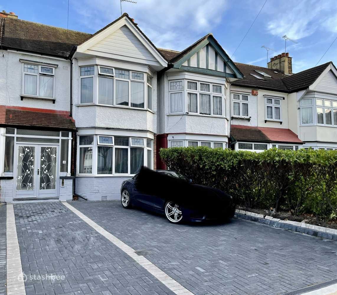 Parking Space to Rent in Ilford, IG2