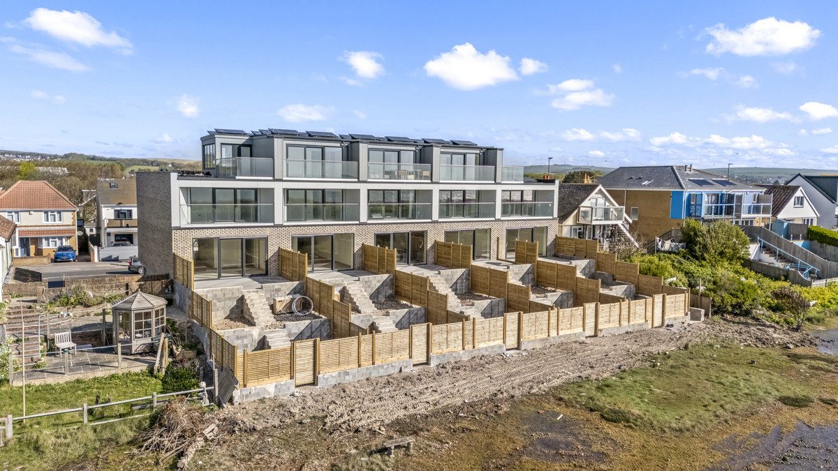 Brighton Road, Lancing, BN15