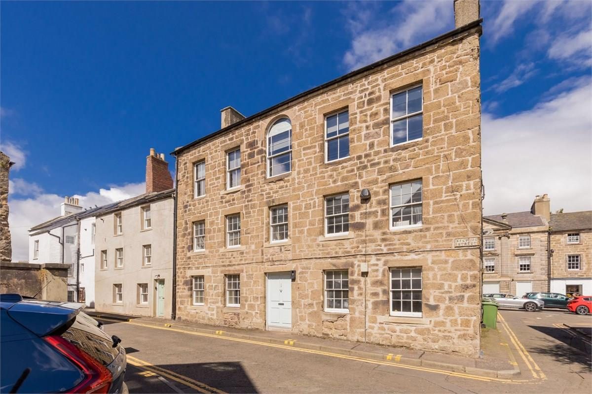 2 bed maindoor flat for sale in Haddington