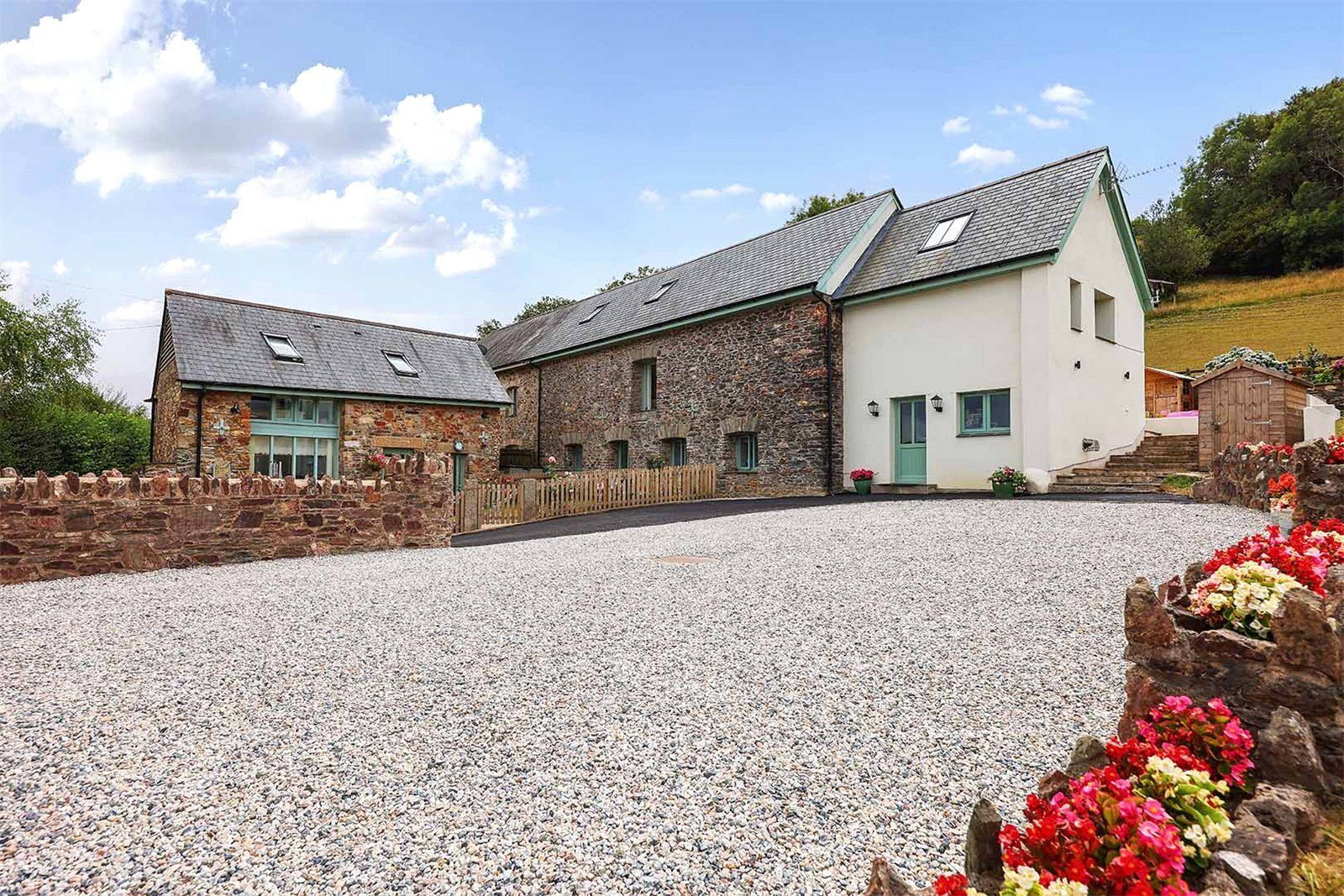 Ivybridge: barn conversion with paddocks