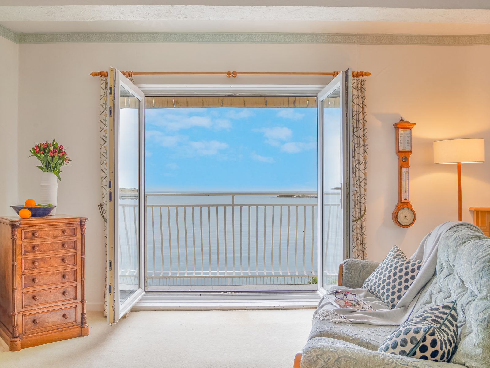 Swanage: chain free apartment