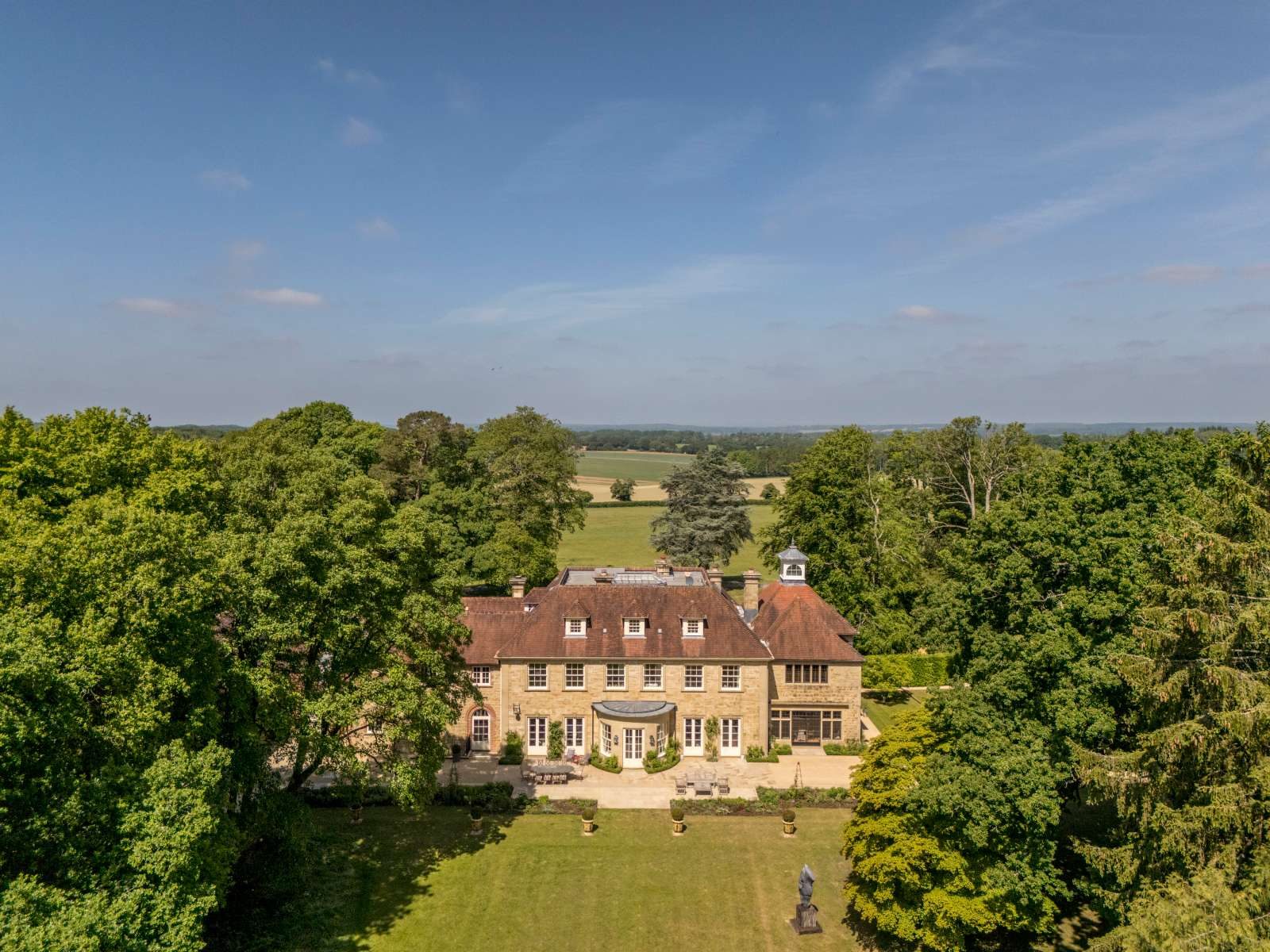 Alton: equestrian with a pool