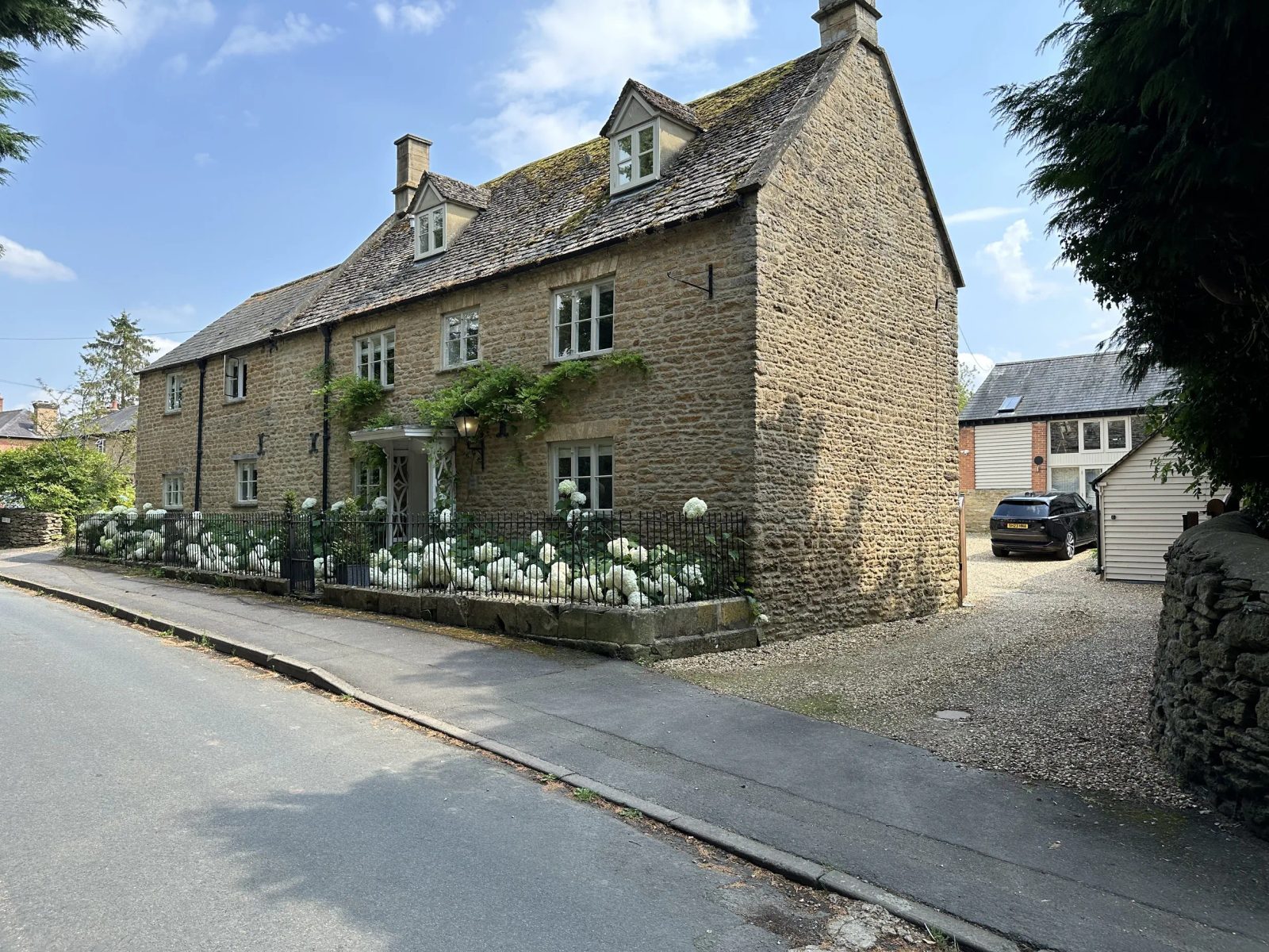 Cherington: grade II listed detached house