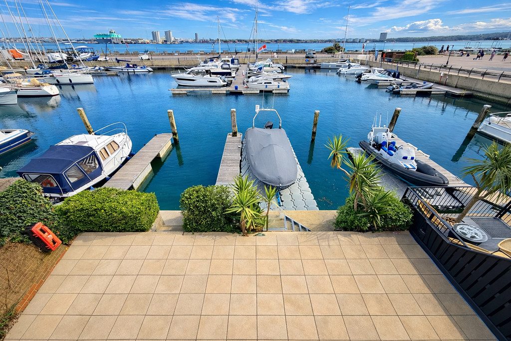 Velsheda Court, Hythe Marina Village