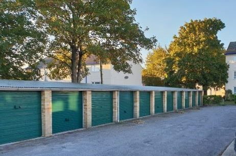R/O 8 Brookhouse Road