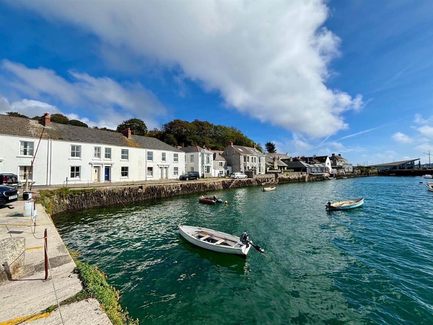 Falmouth: chain free waterfront house