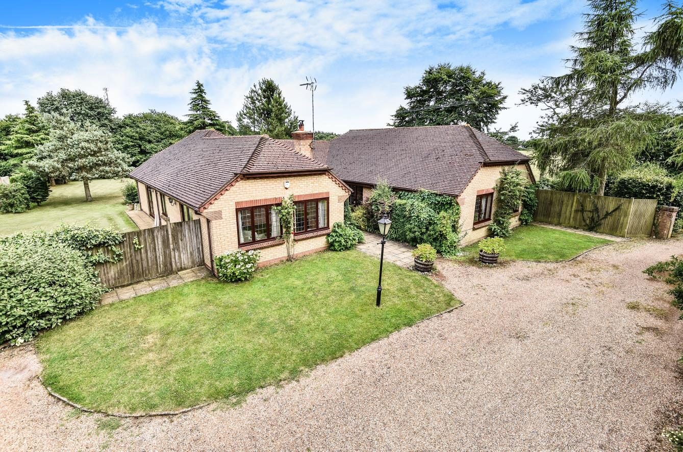 Detached Bungalow for sale with 4 bedrooms, Retreat With Land. Ravensdane Wood