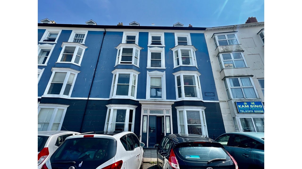 Aberystwyth Ceredigion: period waterfront apartment