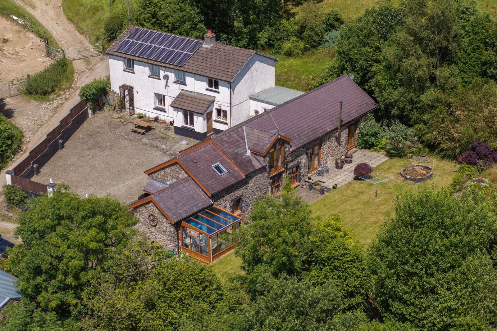 Cwmcarfan, Llanddewi Road