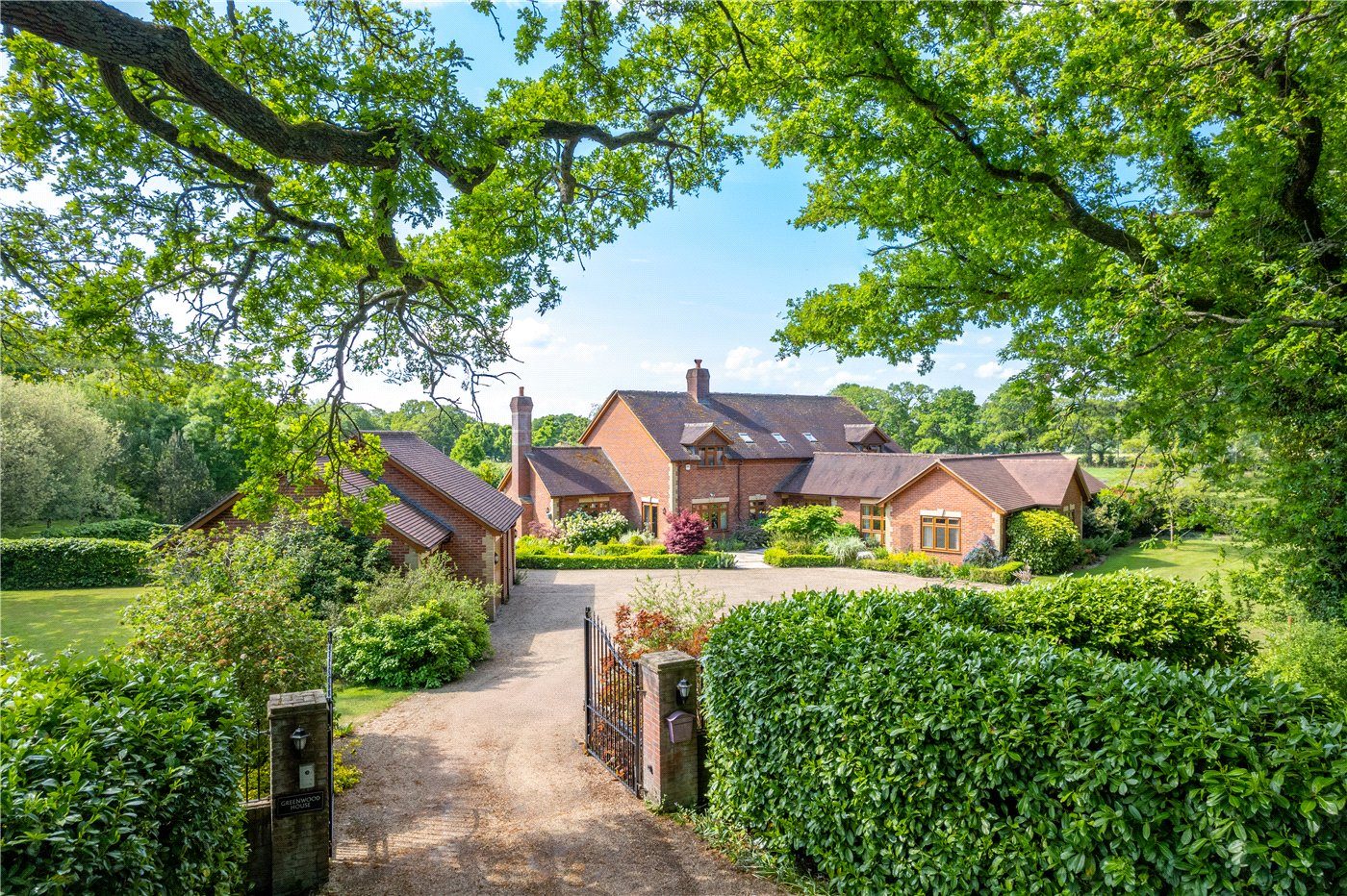 House with paddocks in Wheatley