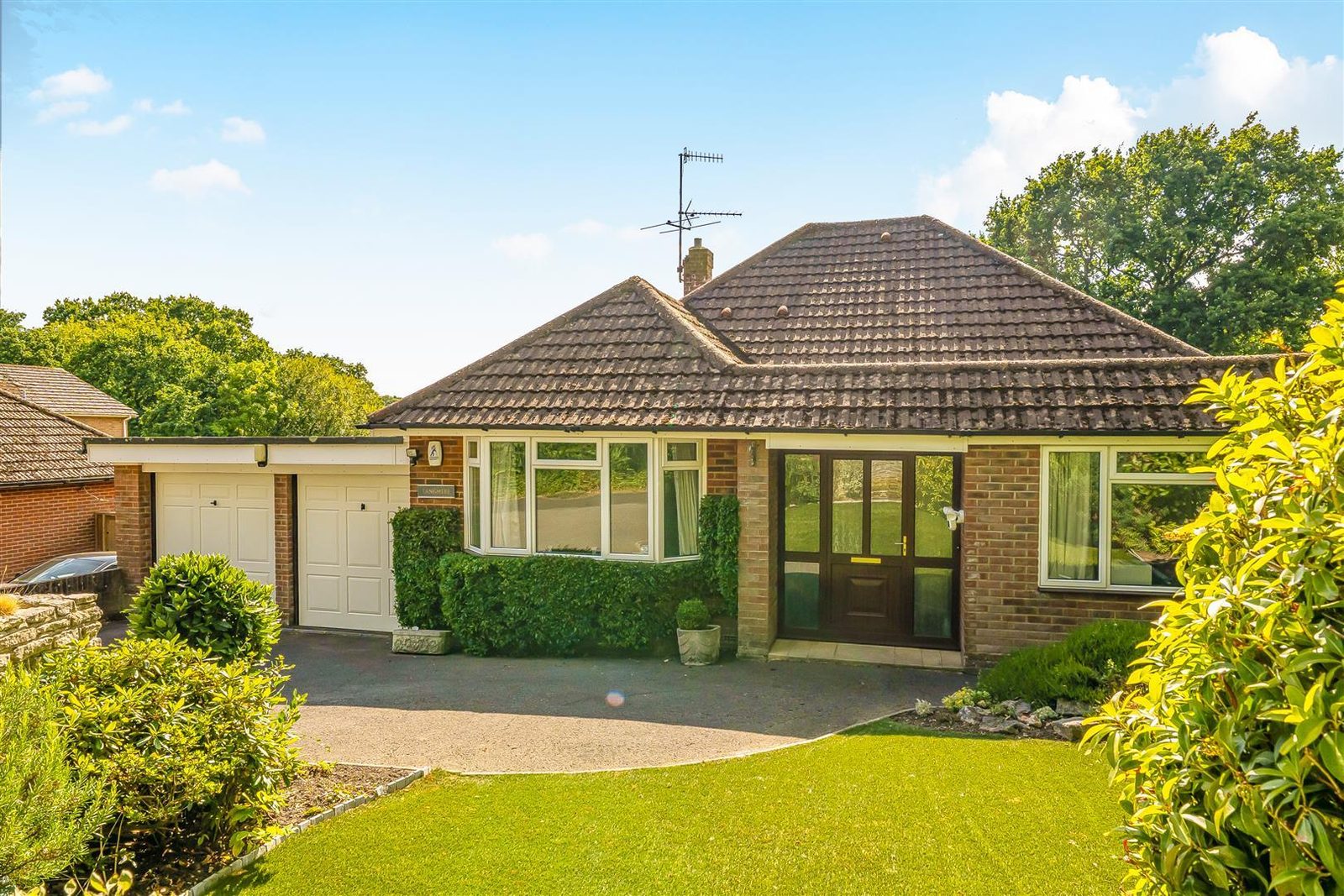 Wimborne: country house with paddocks