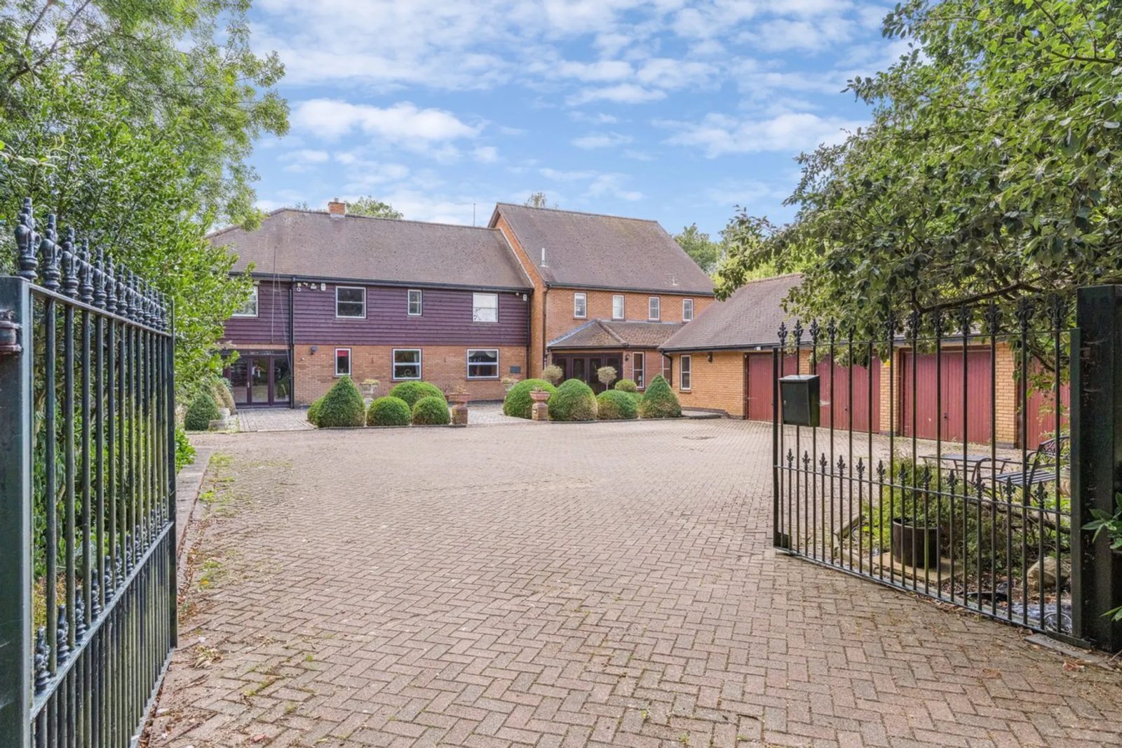 Upper Dean: equestrian with a pool