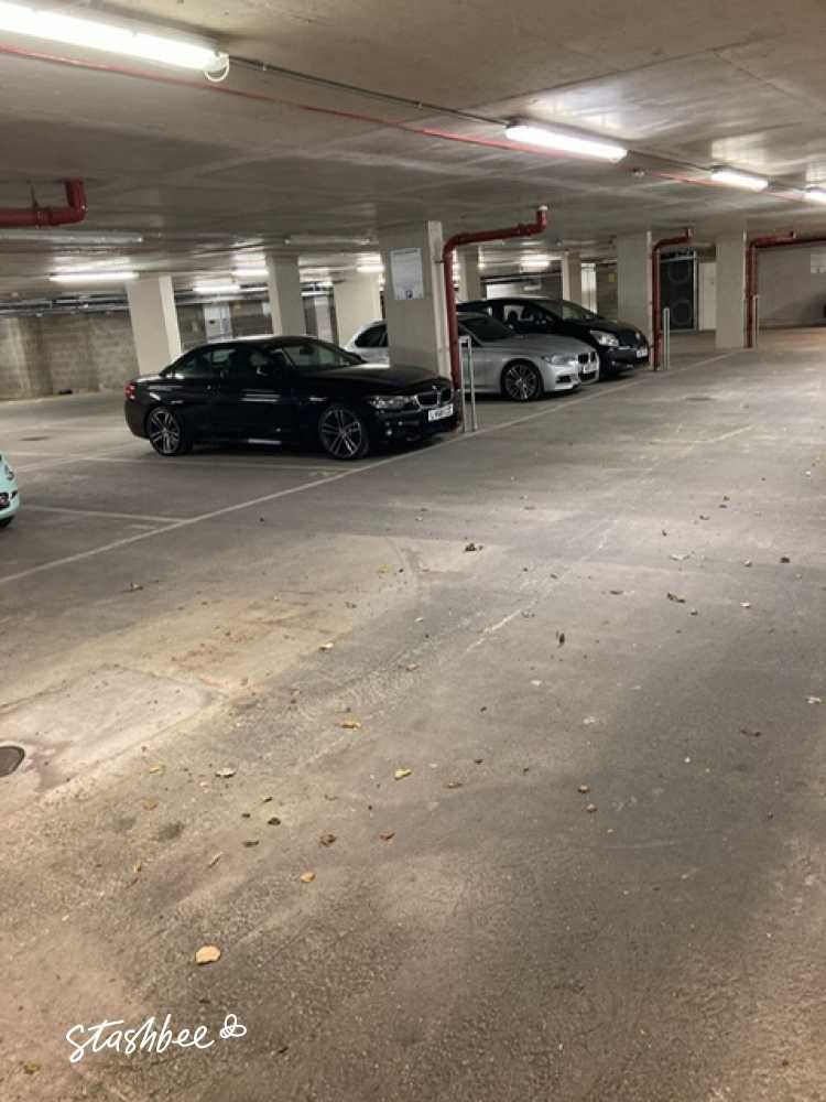 Parking Space to Rent in North London, N1