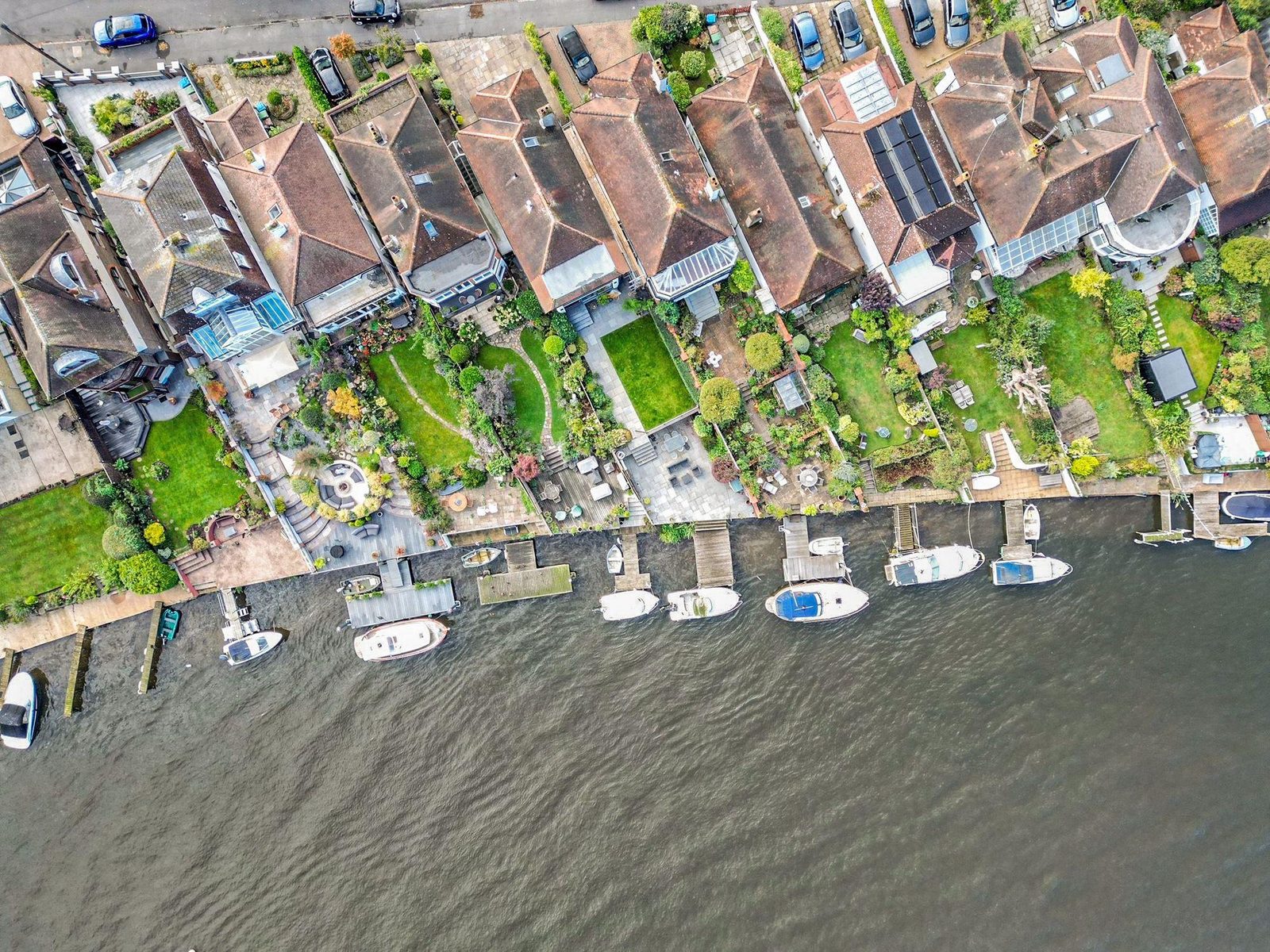 Waterfront house with a mooring in Favourite