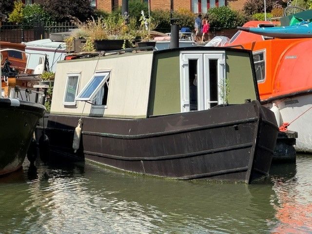 Bristol: apartment with a mooring