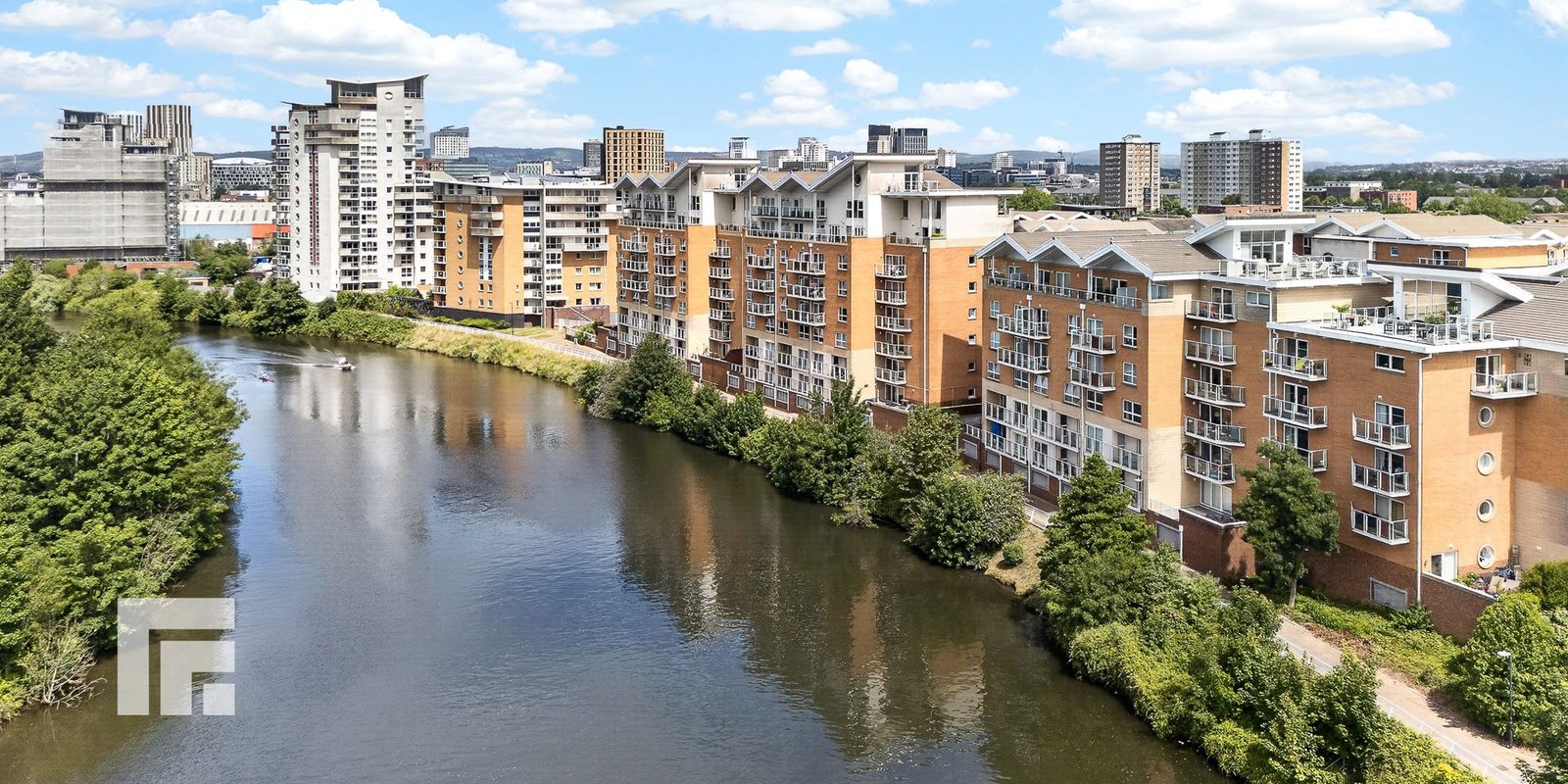 Cardiff: chain free waterfront duplex