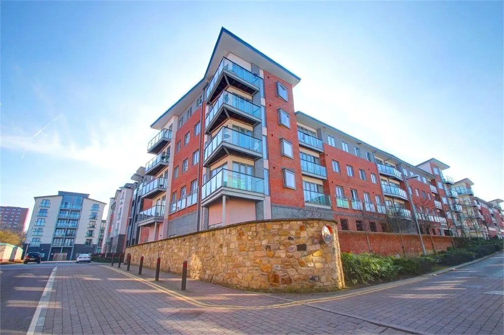 Cameronian Square, Worsdell Drive