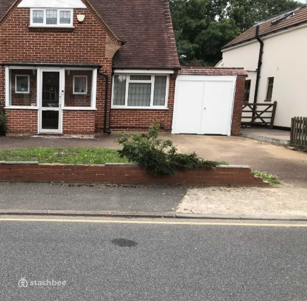 Parking Space to Rent in Uxbridge, UB10