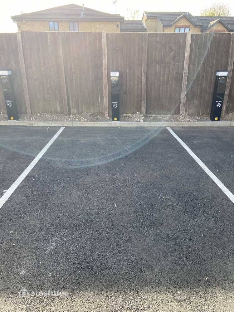 Parking Space to Rent in Waltham Cross, EN8