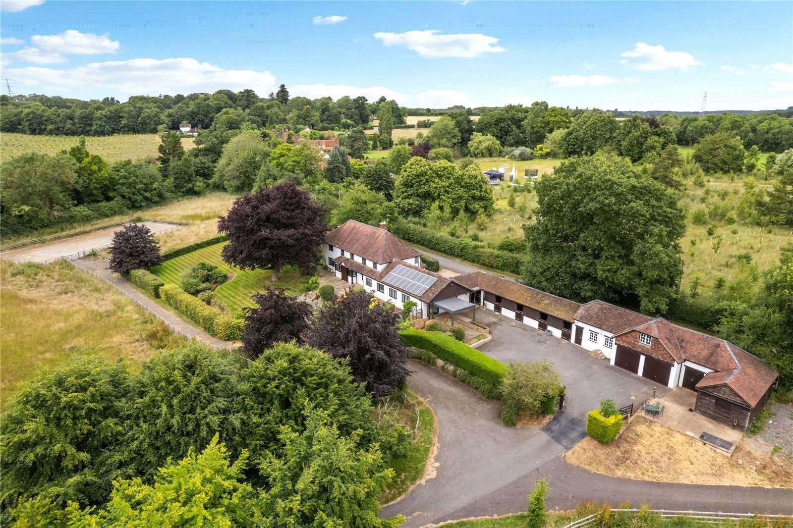 Amersham: detached house with an annexe
