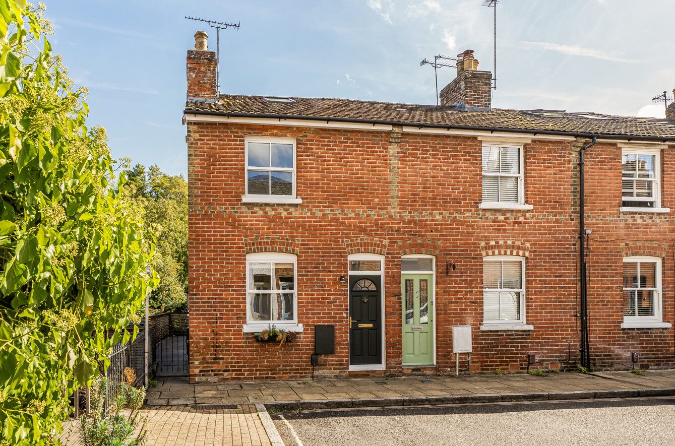 Period waterfront apartment, Winchester