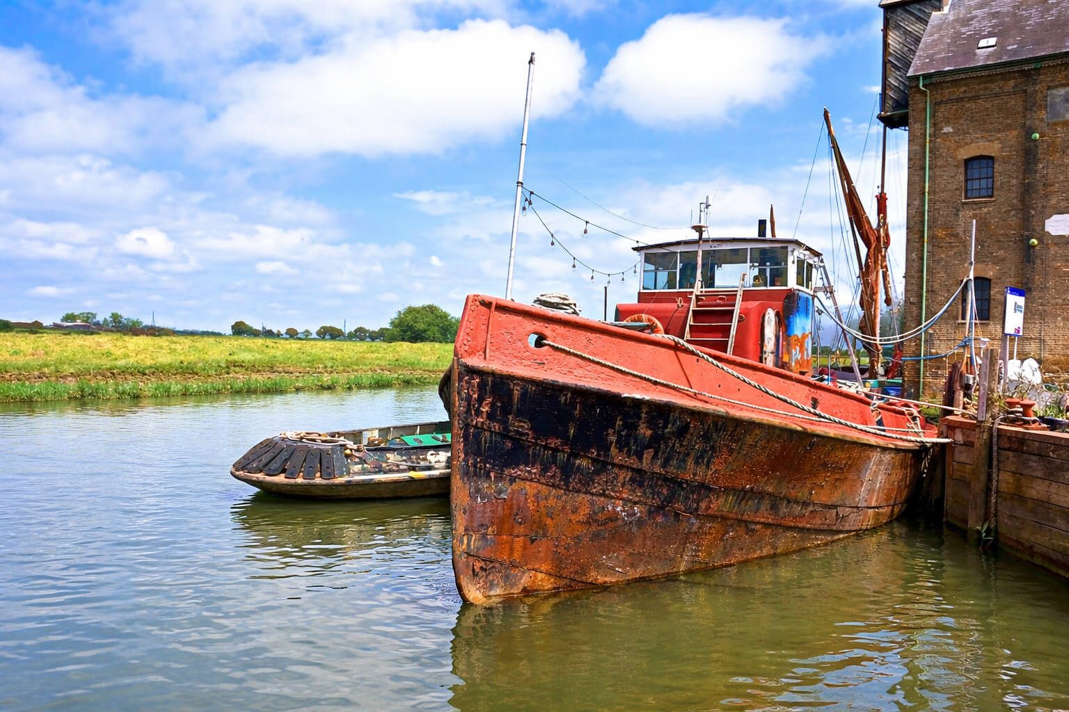 Historic Thames Tug Converted into a Character Home