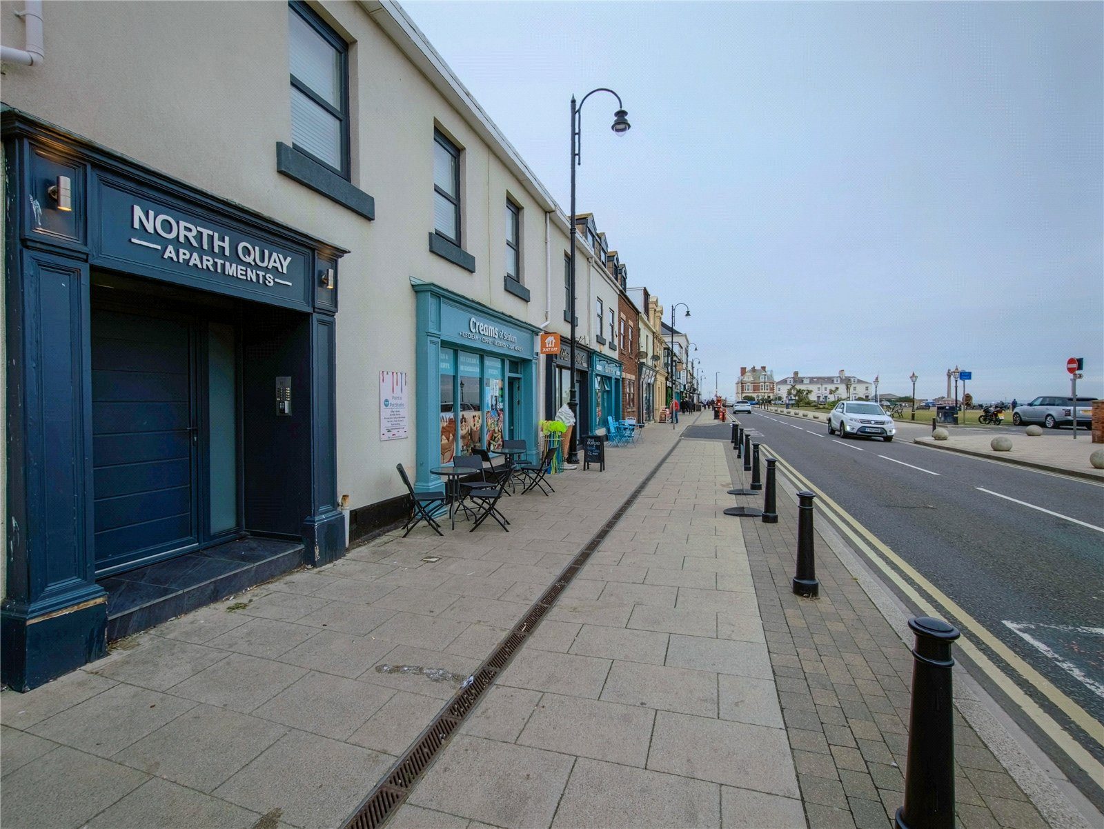 One Bedroom Ground Floor Seafront Apartment – Part Furnished with Broadband