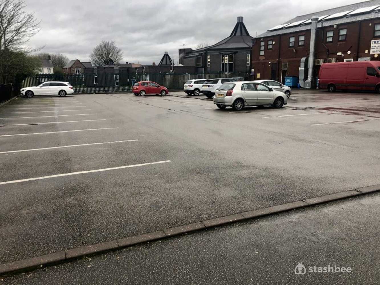 Parking Space to Rent in Staffordshire, WS7
