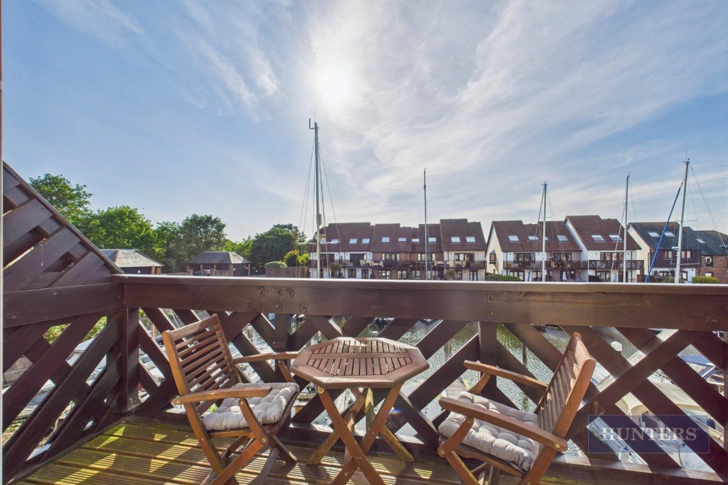 Waterfront house with a mooring in Southampton