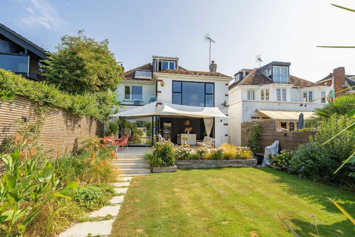 Hampton Court RoadEast Molesey, KT8, 3 Bathrooms