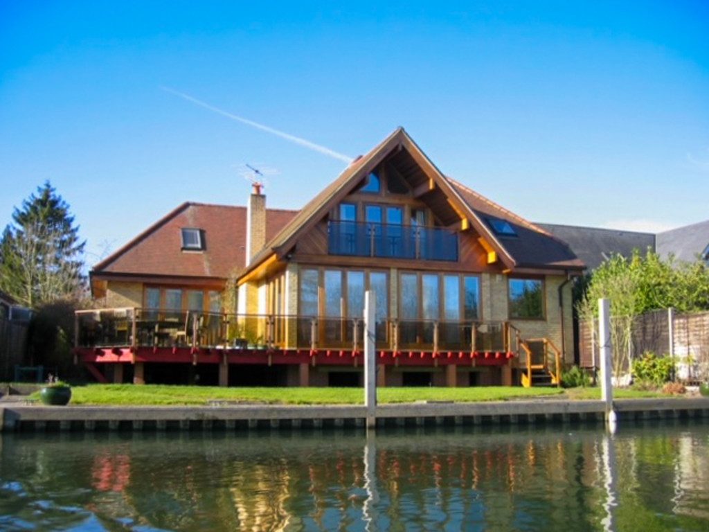 Riverside, Staines-upon-Thames ( For Sale )