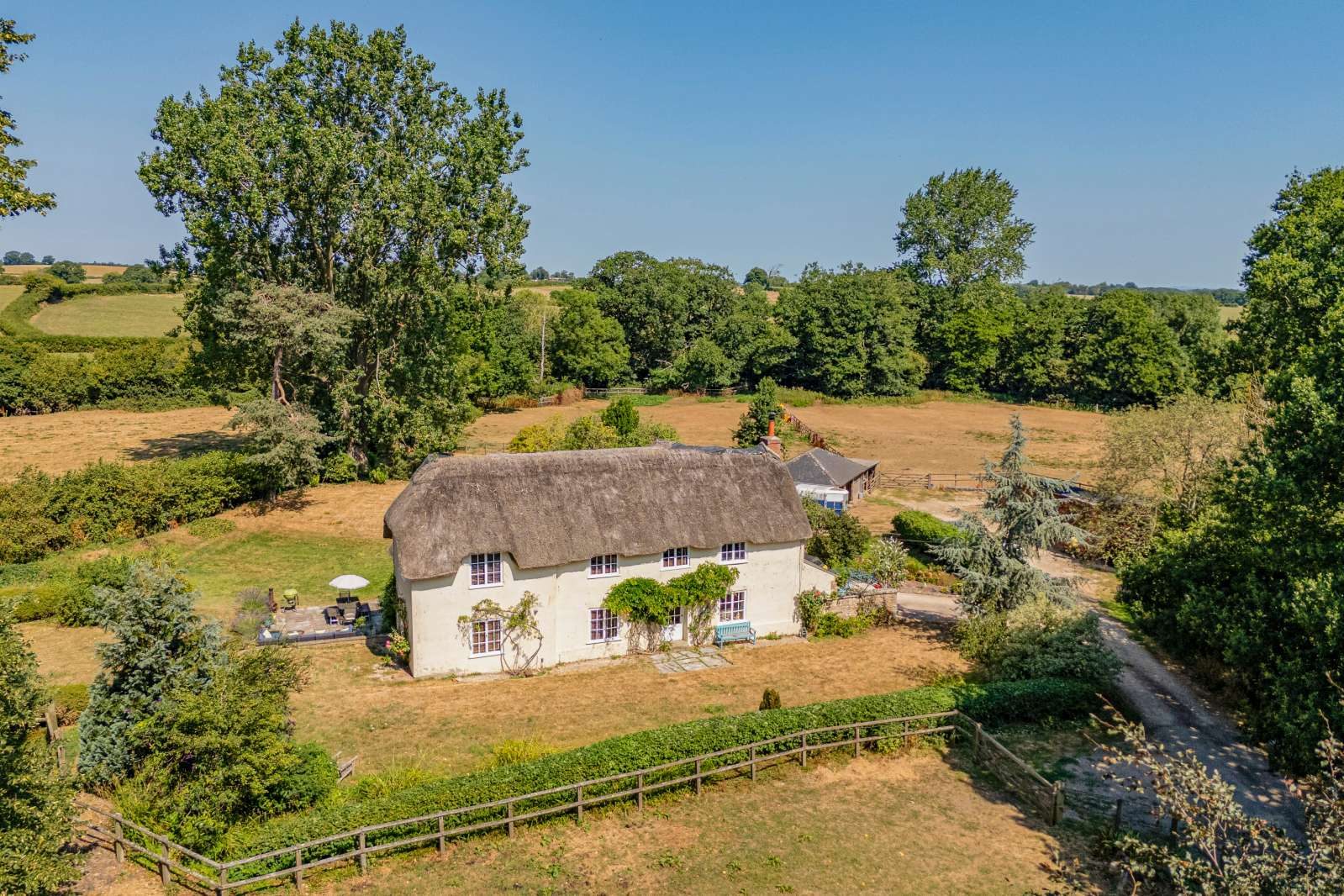 Smallholding with paddocks, Dorchester