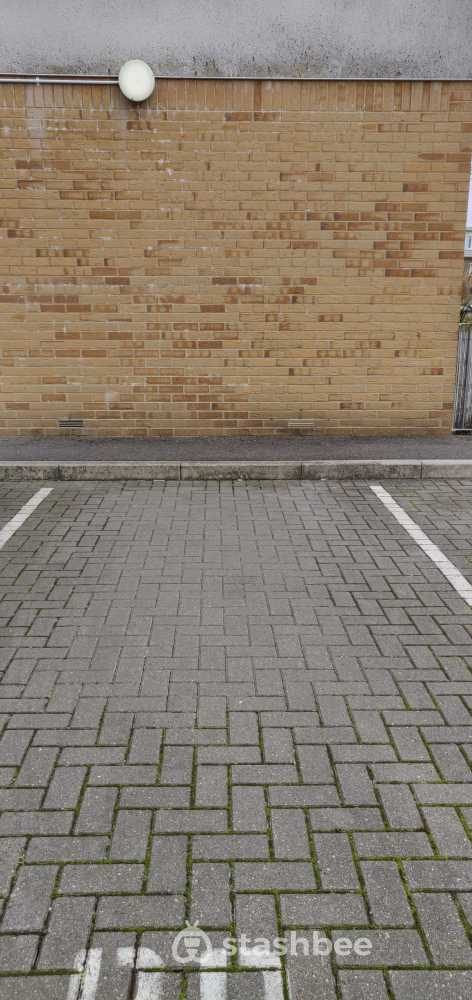 Parking Space to Rent in Isleworth, TW7