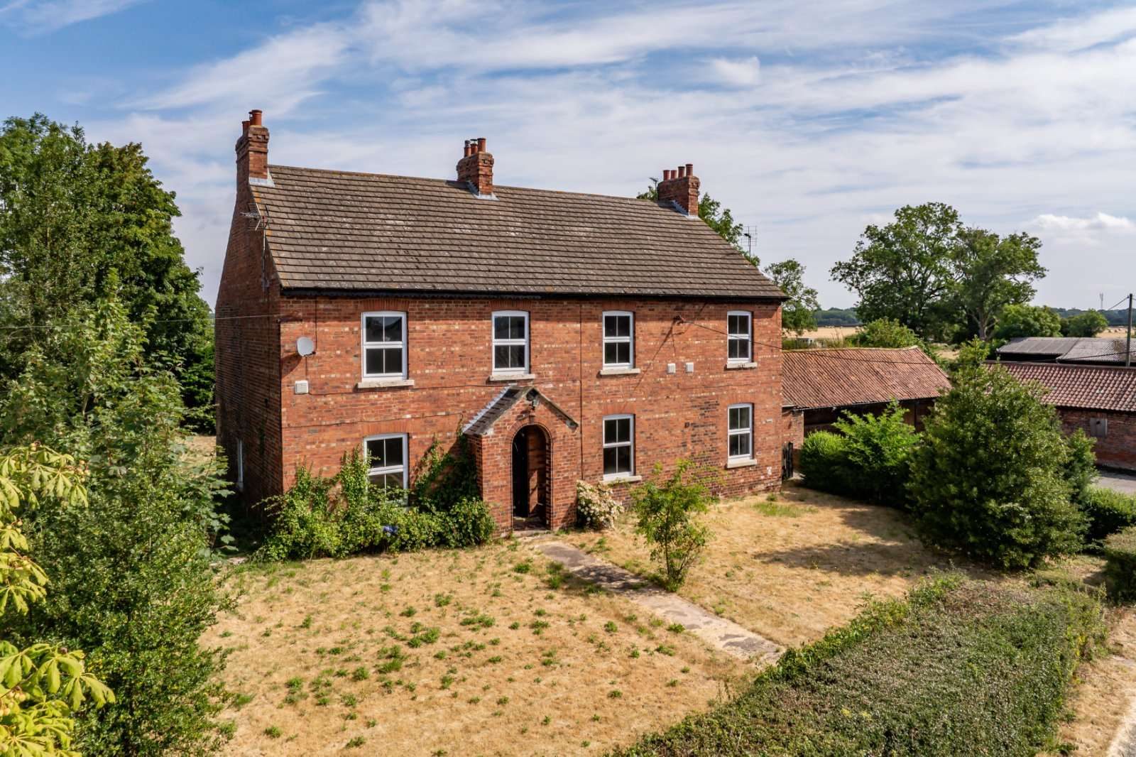 Farmhouse with paddocks in Tadcaster