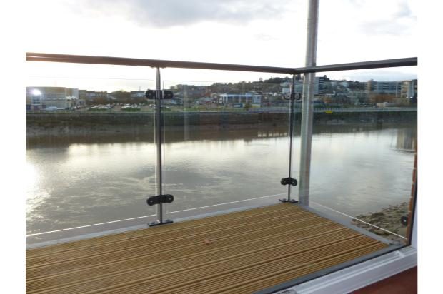 2 Bedroom Apartment Let in Newport, NP19