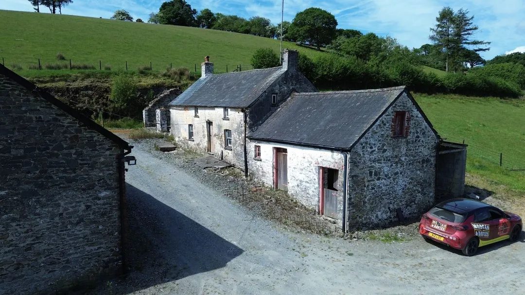 Grade II listed smallholding in Llanwrda