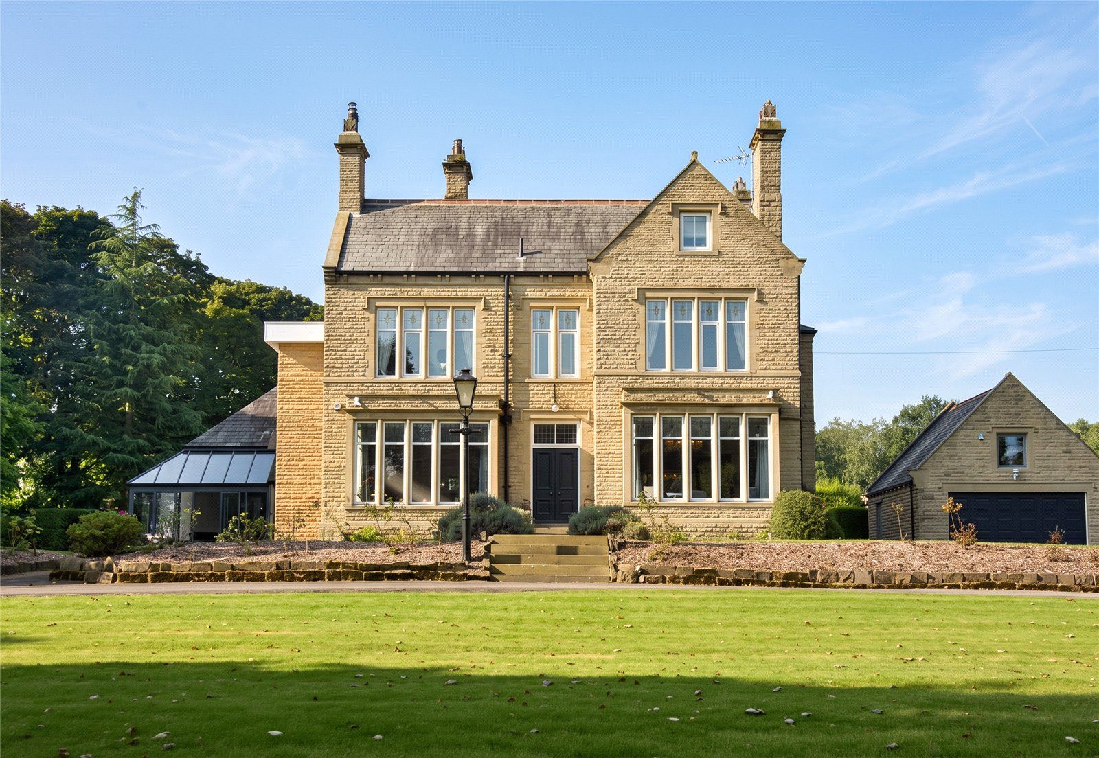 Detached House for sale with 8 bedrooms, Calverley Lane, Calverley