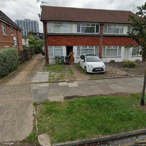 Parking Space to Rent in Walton-on-thames, KT12