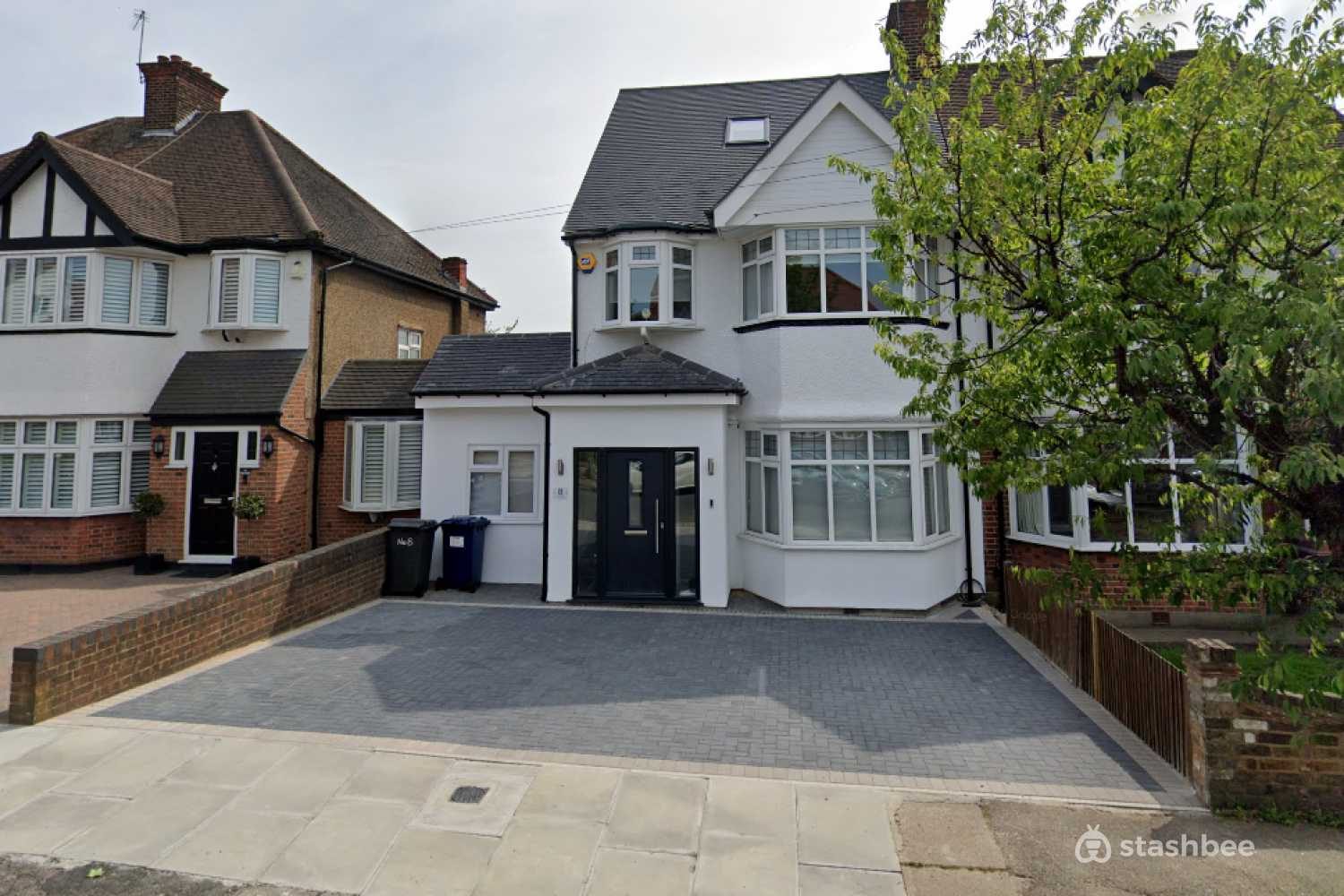 Parking Space to Rent in North West London, NW7