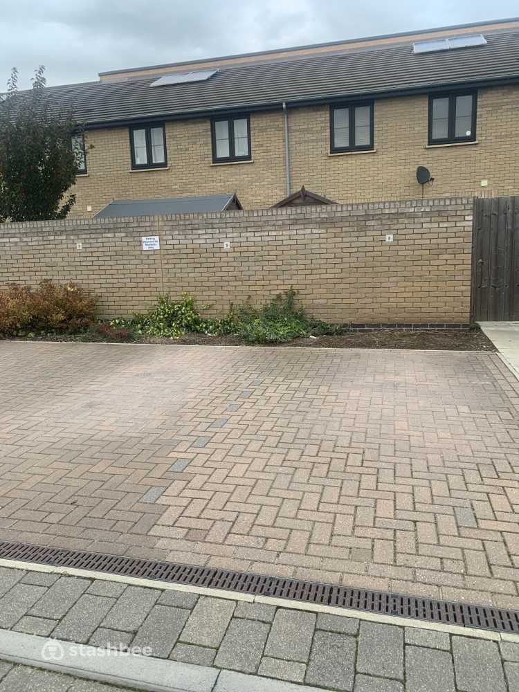 Parking Space to Rent in St Neots, PE19