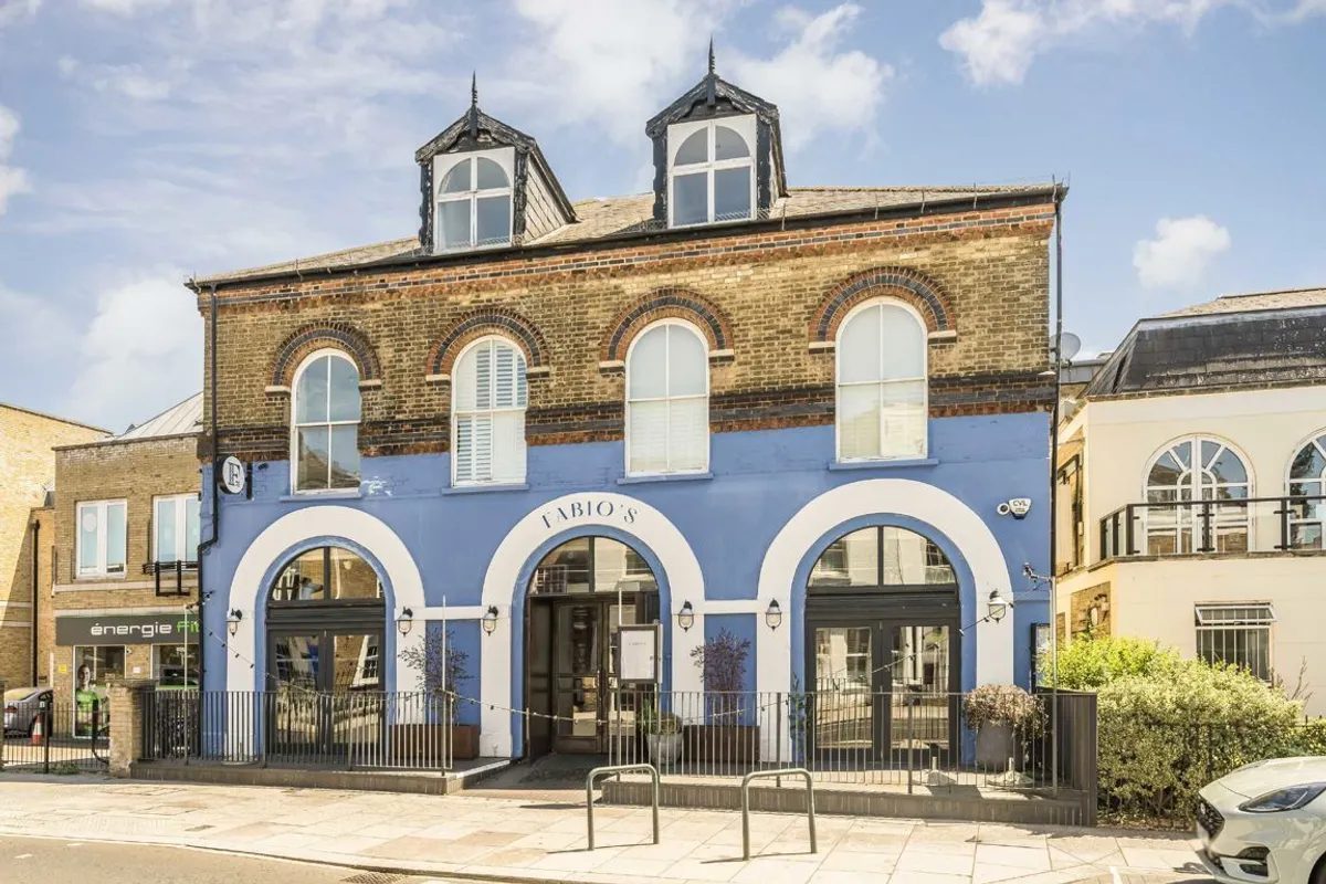 Period waterfront apartment, Hampton Hill