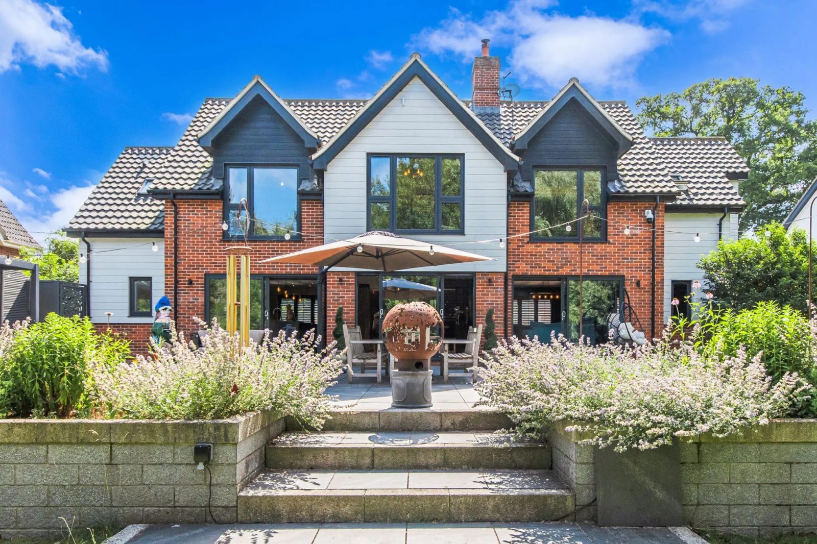 Riverside Home in Lower T...